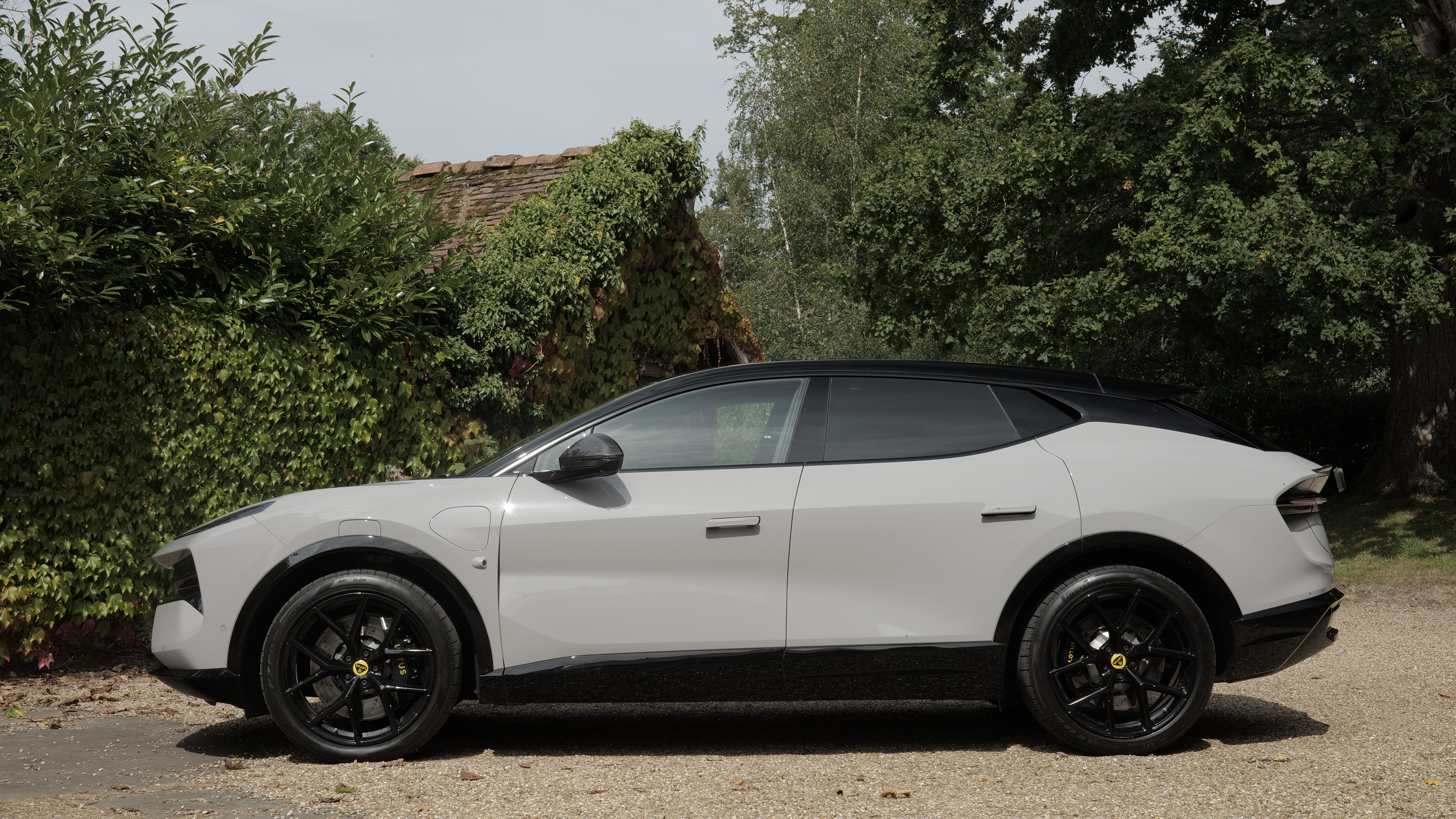 LOTUS ELETRE ESTATE 450kW 600 112kWh 5dr Auto
